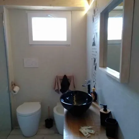 Amelia Apts & Guest house 3*