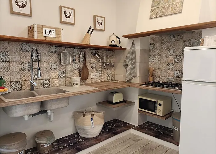 Amelia Apts & Gasthuis 3*