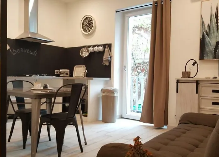 Amelia Apts & Gasthuis 3*