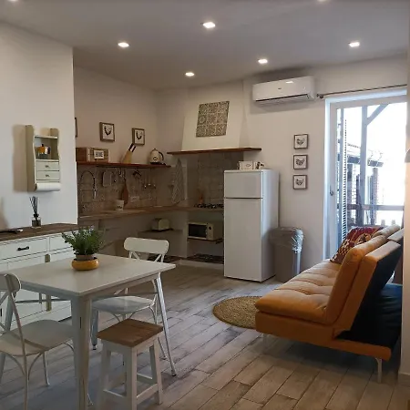 Amelia Apts & بيت ضيافة