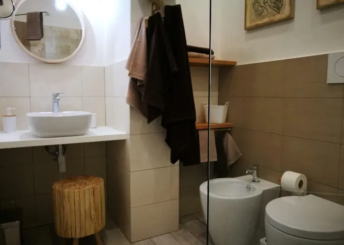 Amelia Apts & Gasthuis