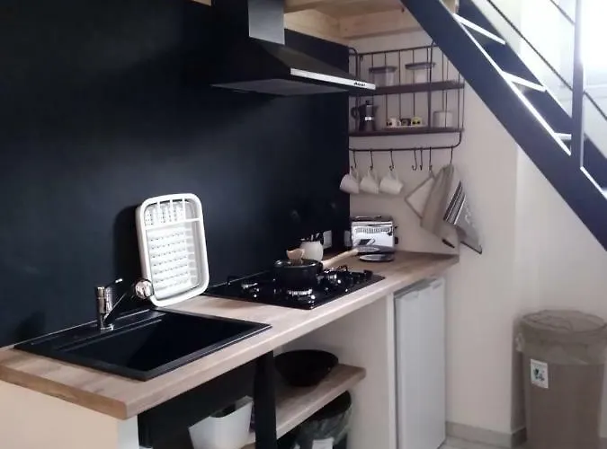 Amelia Apts & Alghero