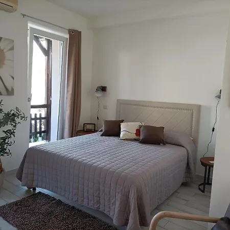 Amelia Apts & Konukevi Alghero