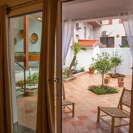Amelia Apts & Alghero