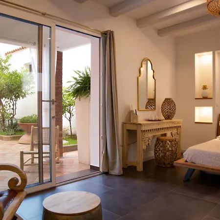 Konukevi Amelia Apts & Alghero